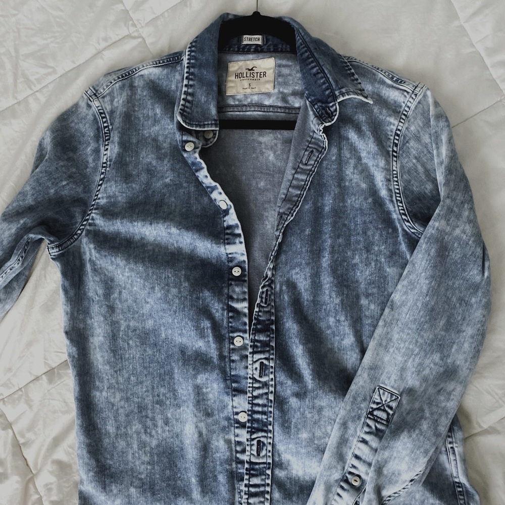 Hollister men’s button down shirt